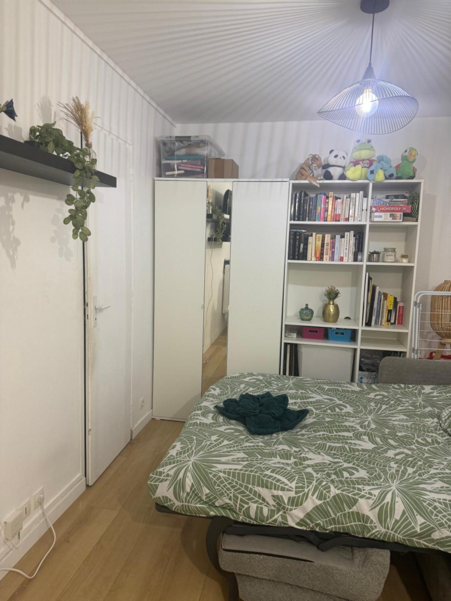 13 Apartment
